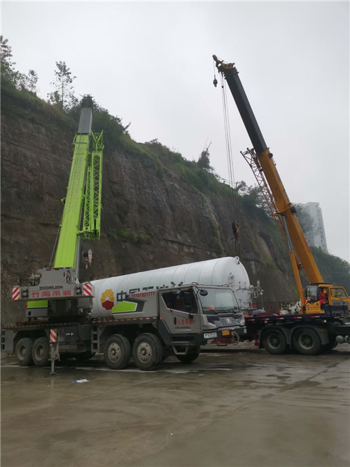 中站区“不怕风雨冻”—— 吊车的 “恶劣环境适应” 技术